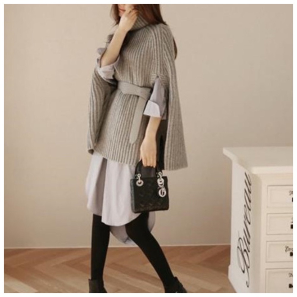 🌺 The Tosca Turtleneck Sweater Cape - Picture 7 of 8